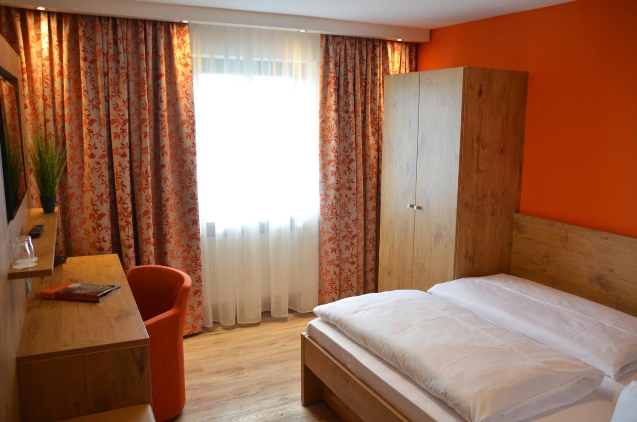 Hotel Bergwirt Herrieden Ngoại thất bức ảnh