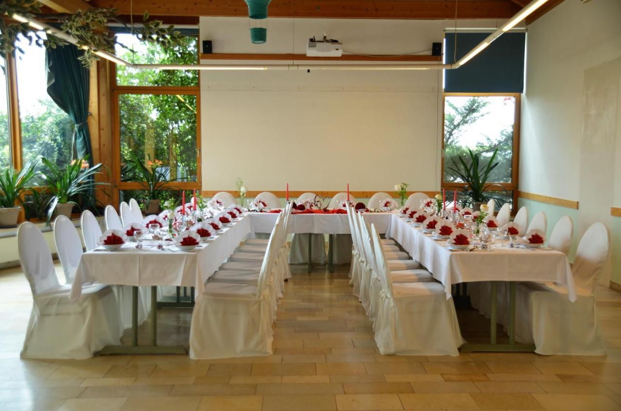 Hotel Bergwirt Herrieden Ngoại thất bức ảnh