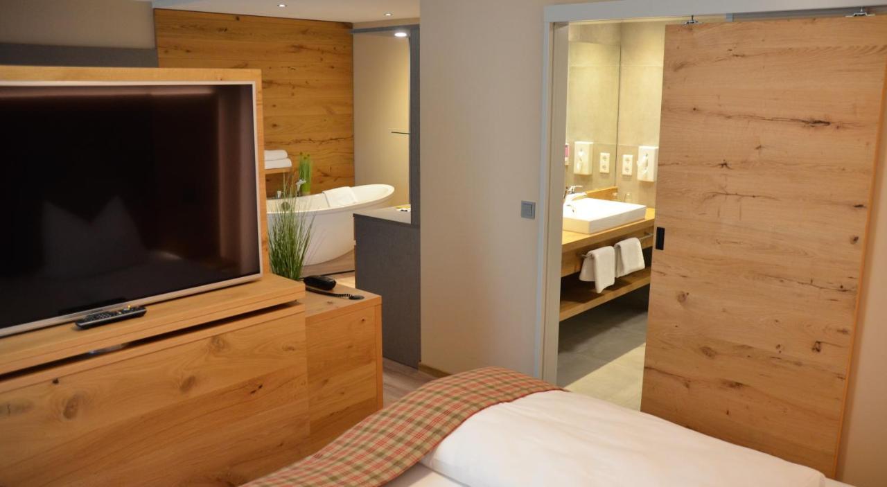 Hotel Bergwirt Herrieden Ngoại thất bức ảnh
