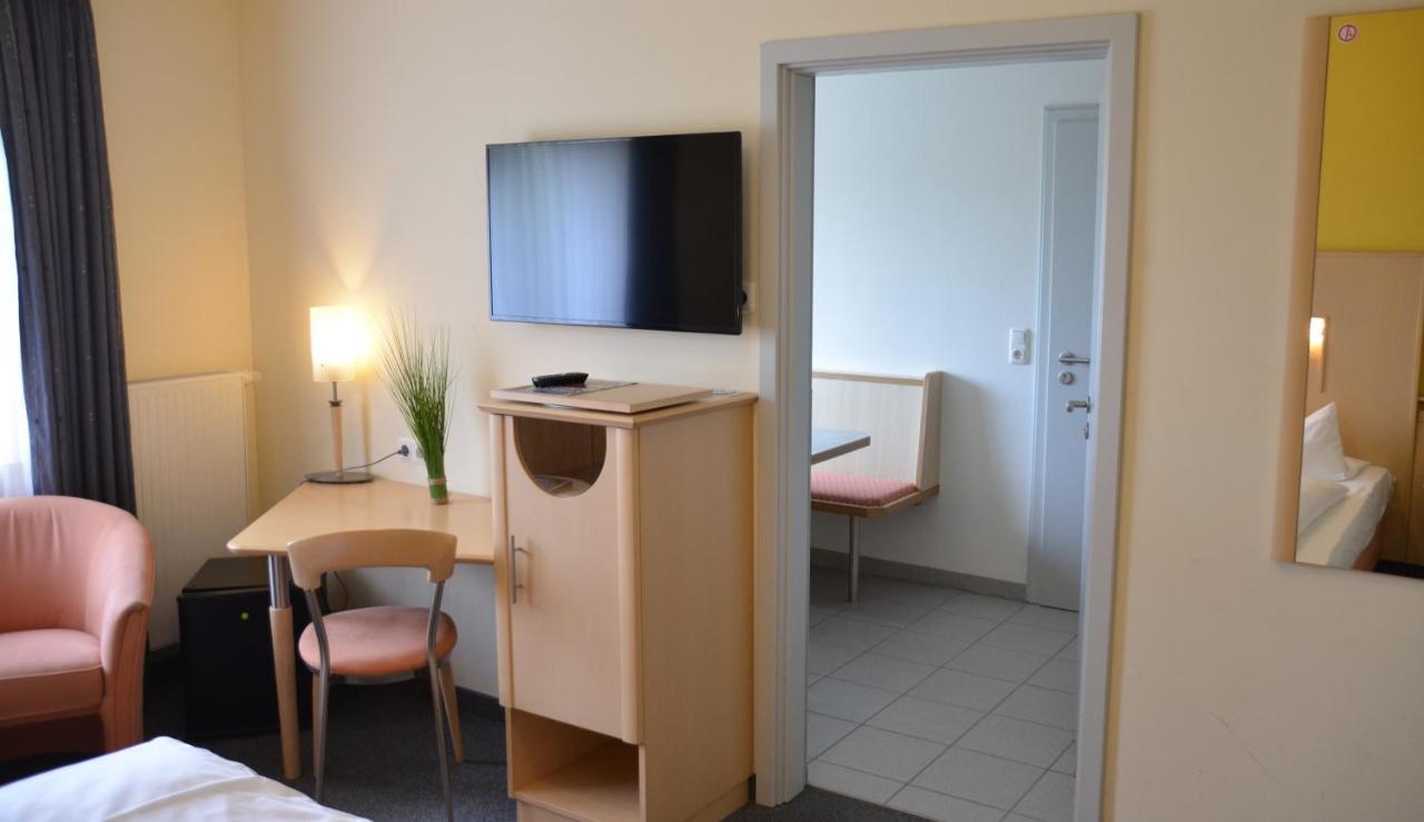 Hotel Bergwirt Herrieden Ngoại thất bức ảnh