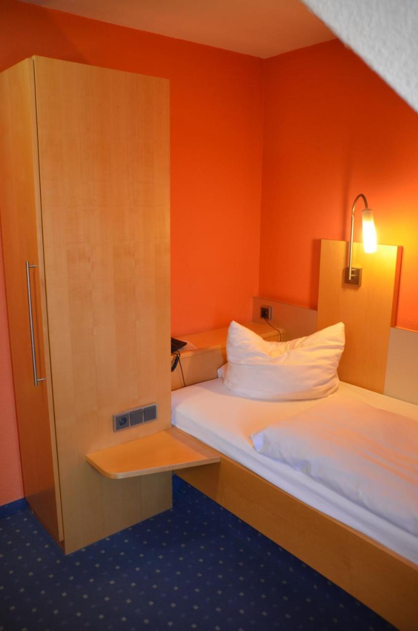 Hotel Bergwirt Herrieden Ngoại thất bức ảnh