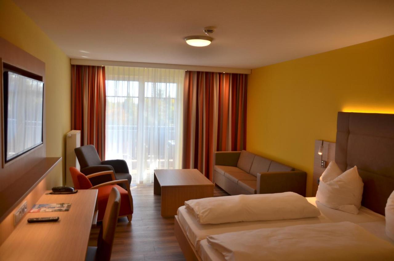 Hotel Bergwirt Herrieden Ngoại thất bức ảnh