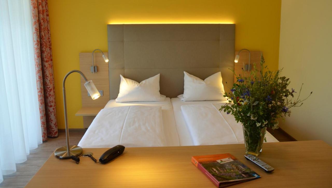 Hotel Bergwirt Herrieden Ngoại thất bức ảnh